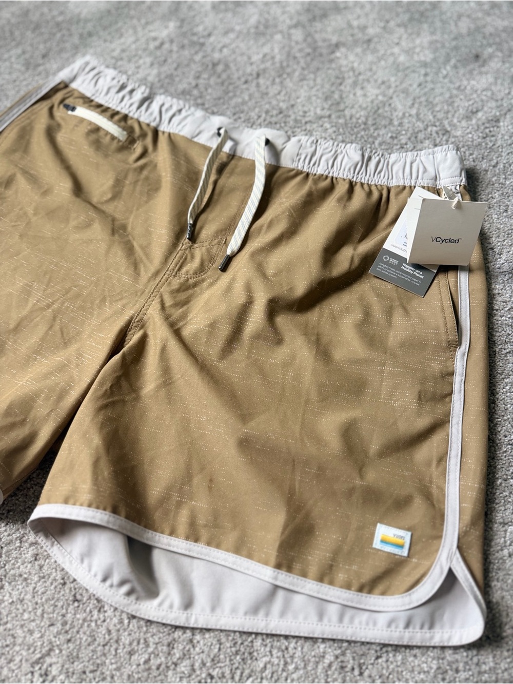 NWT Vuori Men's Gold Tan Swim Shorts with White Trim - VCycled